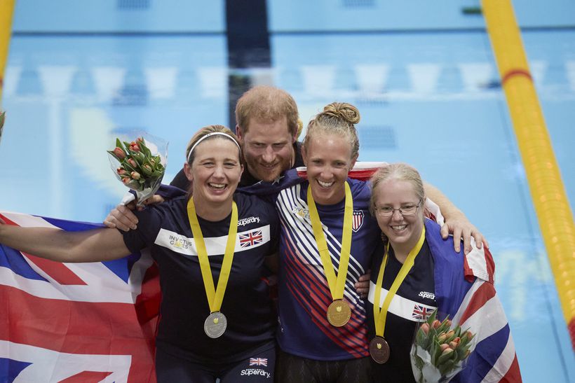Kelly Leonard and Lisa Johnston take the silver and bronze resp